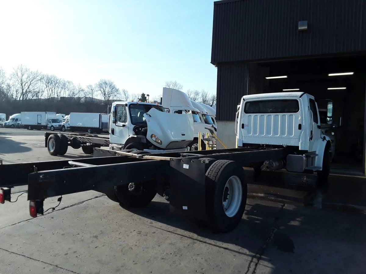 2020 Freightliner M2 106 in Kansas City, MO — photo 4