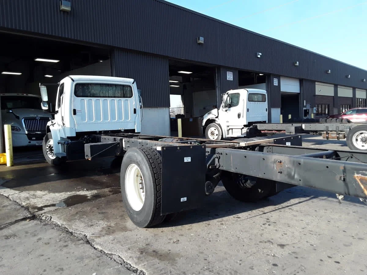 2020 Freightliner M2 106 in Kansas City, MO — photo 6