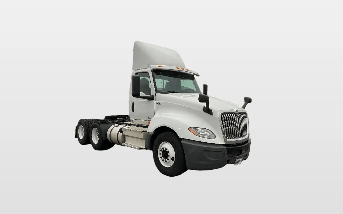 2019 International LT - image 1