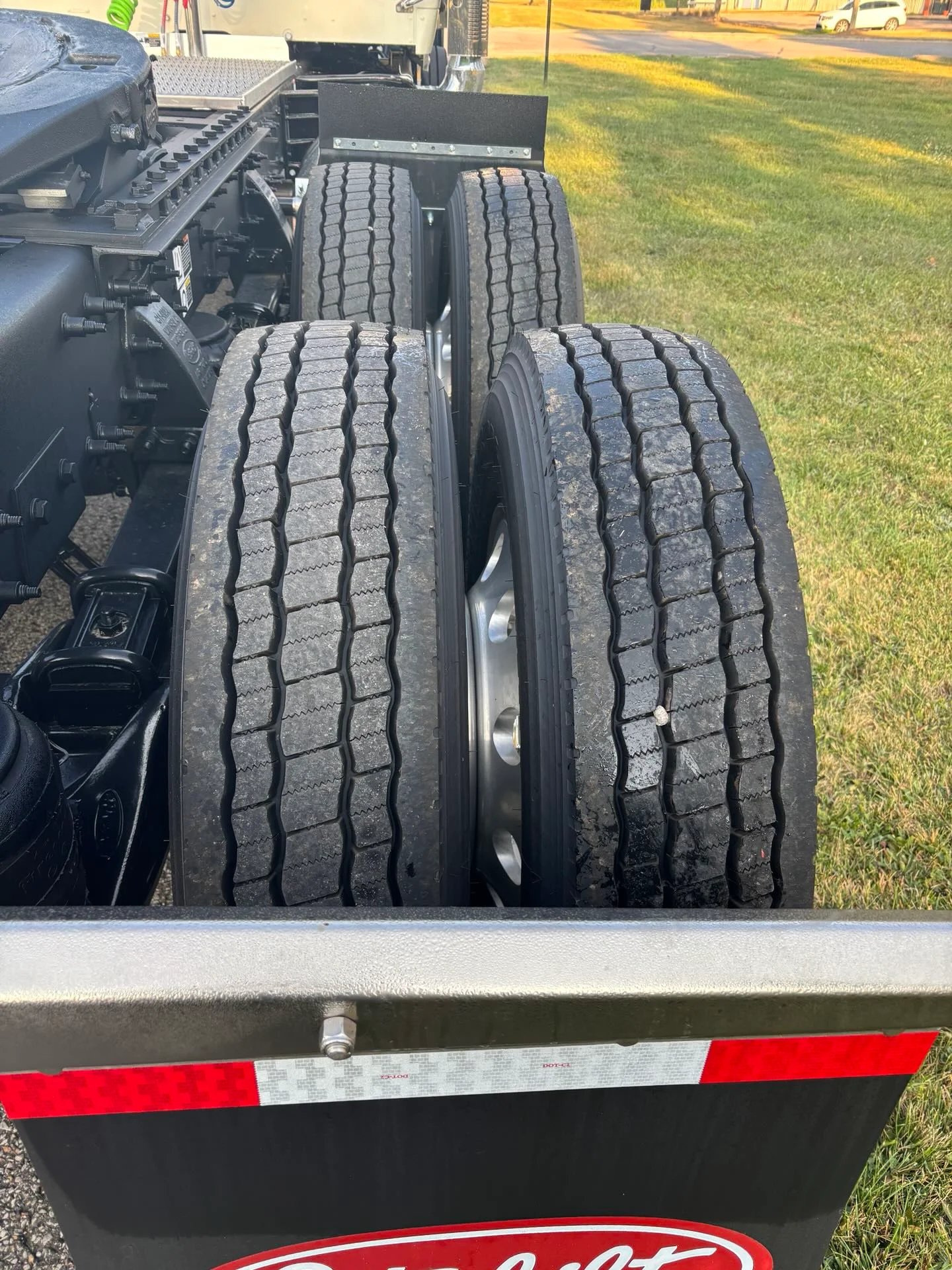 2026 Peterbilt 589 - image 8