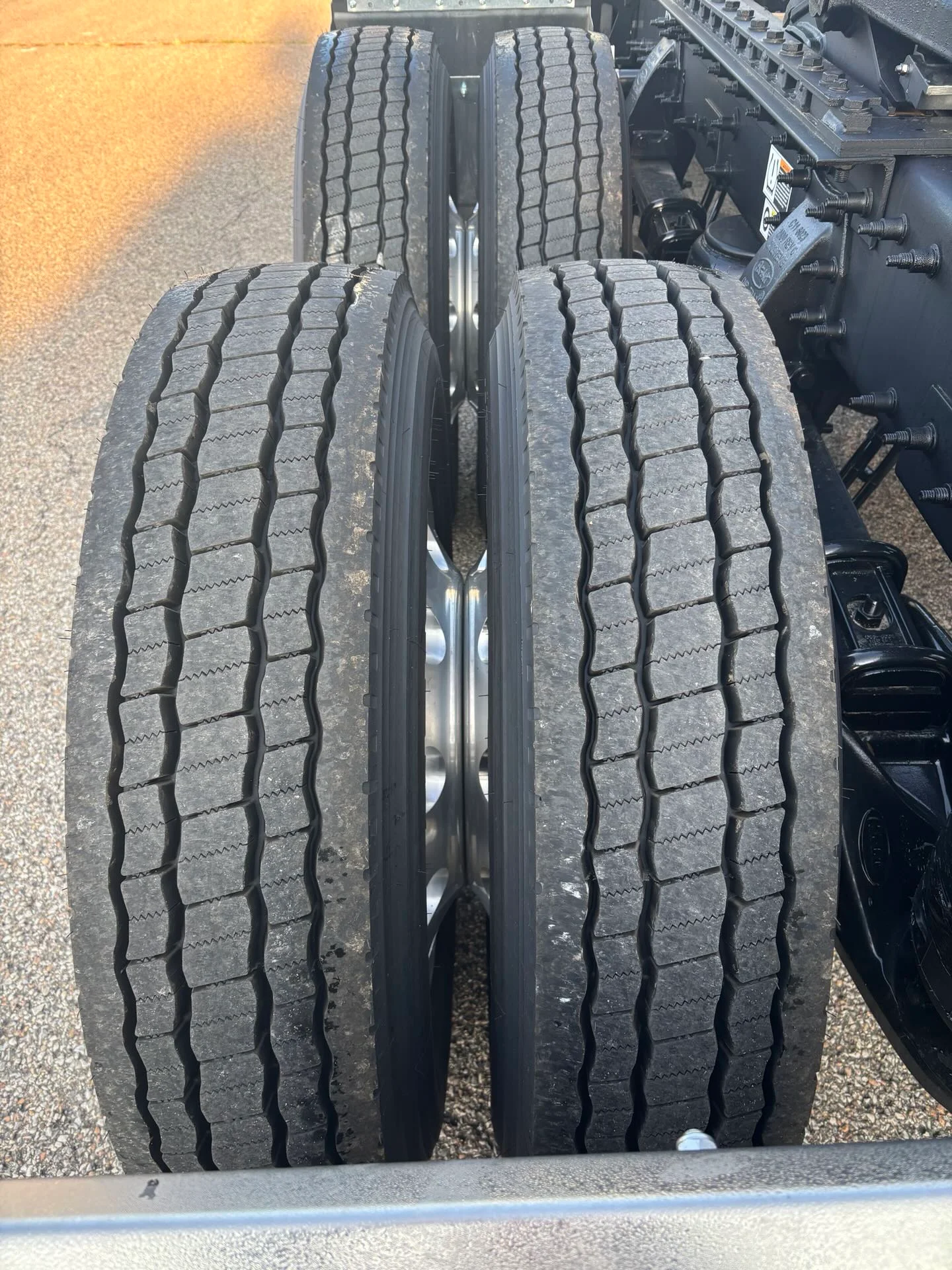 2026 Peterbilt 589 - image 9