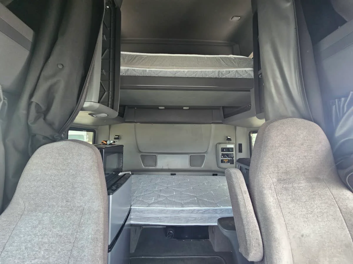 2019 International LT in Orlando, FL — photo 8