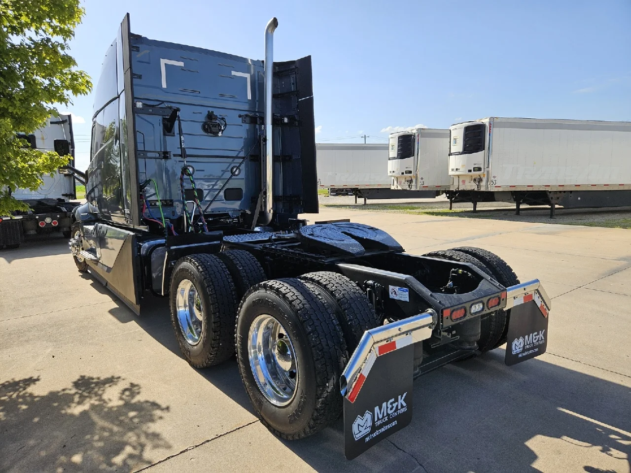 2025 Volvo in Kahoka, MO — photo 3