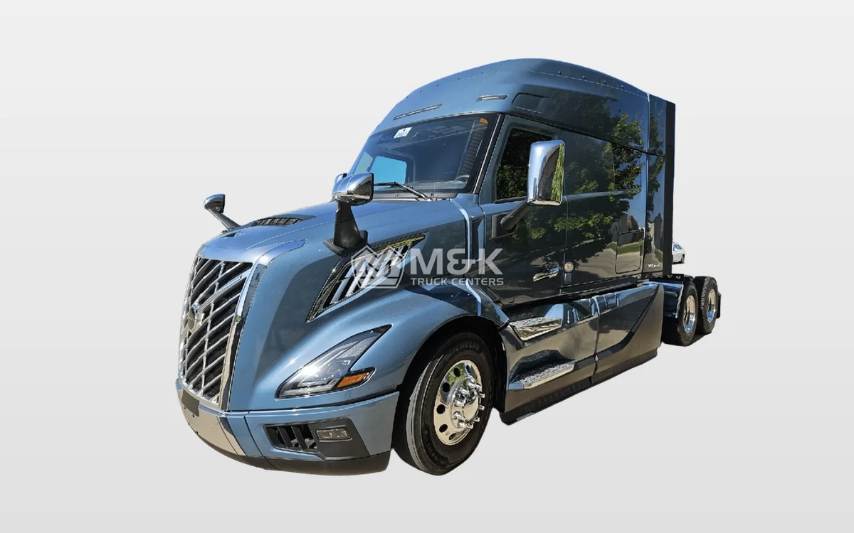 2025 Volvo - image 1