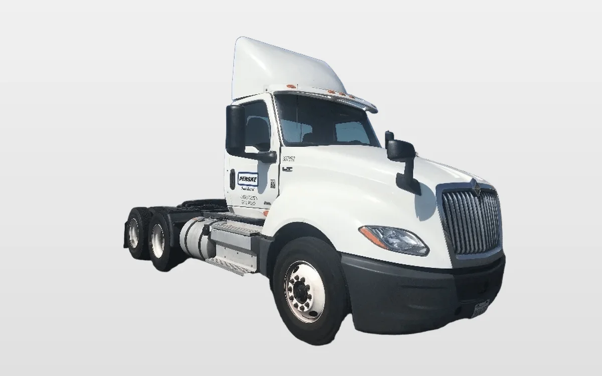 2020 International LT - image 1