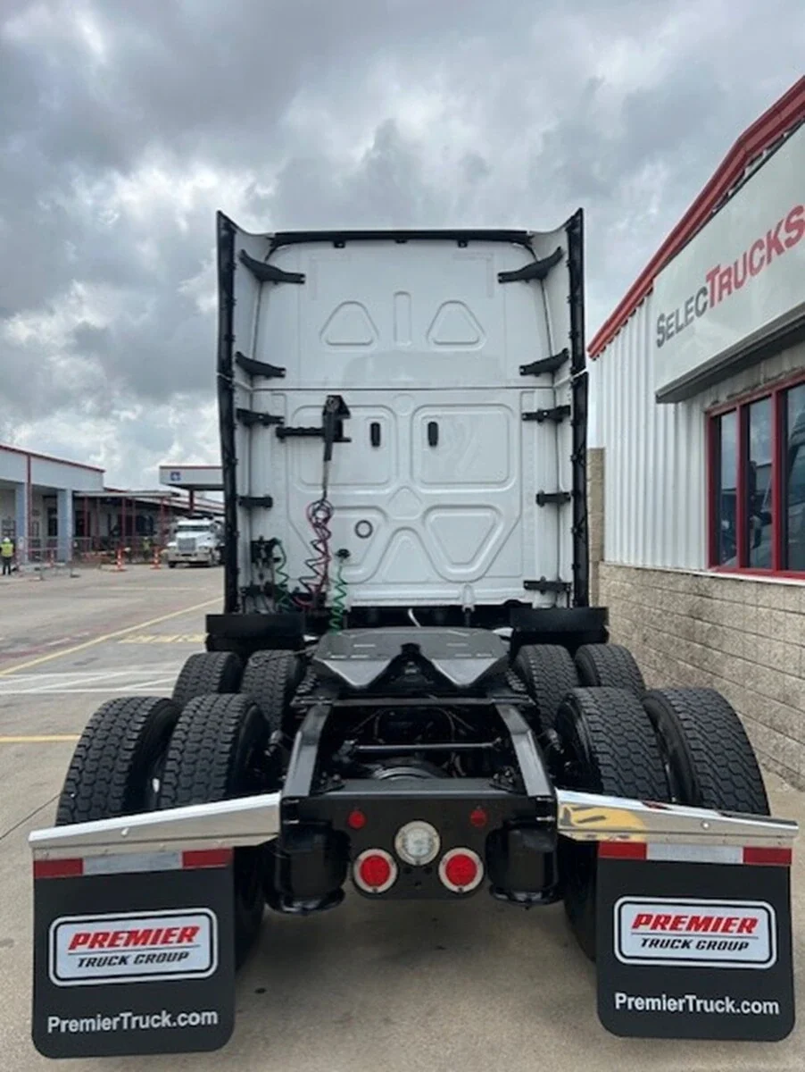 2024 Freightliner Cascadia - image 4