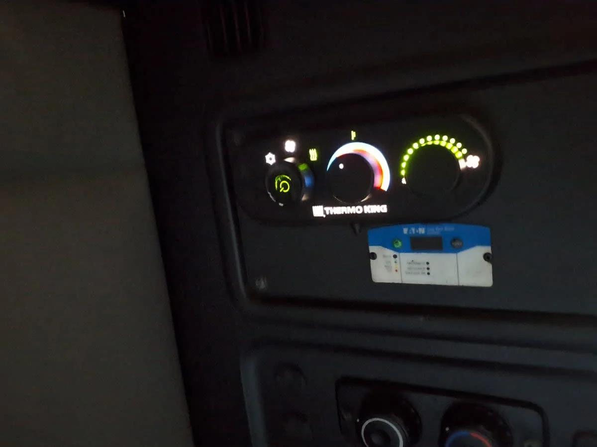 2020 Freightliner Cascadia in Newark, NJ — photo 17