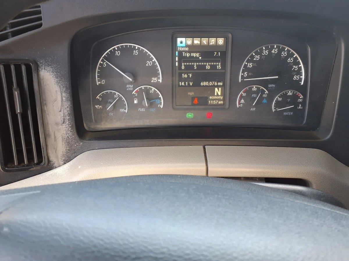 2020 Freightliner Cascadia in Newark, NJ — photo 15