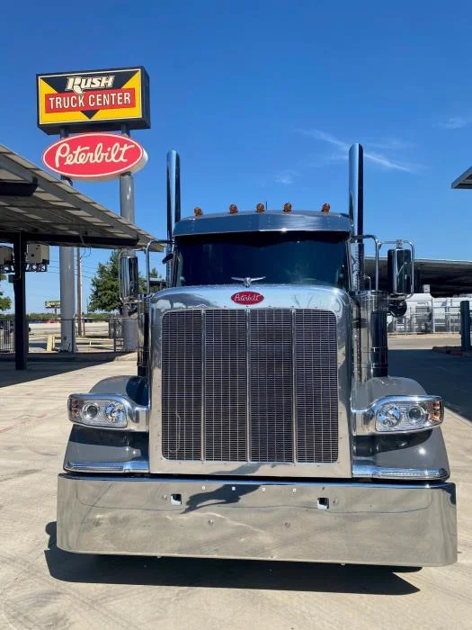 2026 Peterbilt 589 - image 2