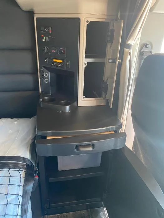 2026 Peterbilt 589 - image 23