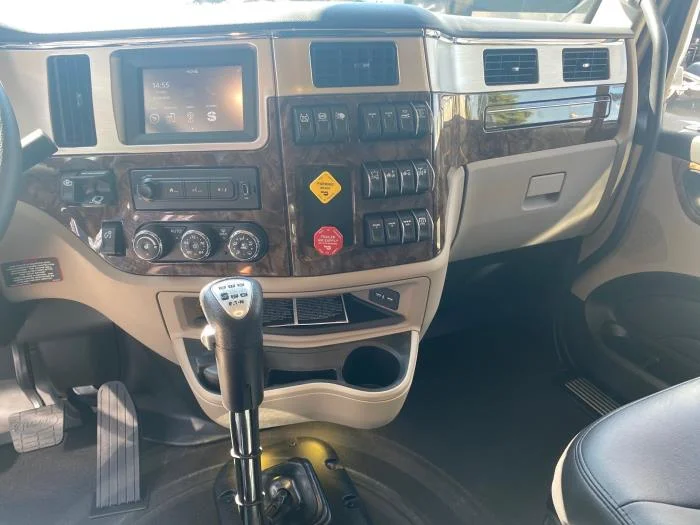 2026 Peterbilt 589 - image 17