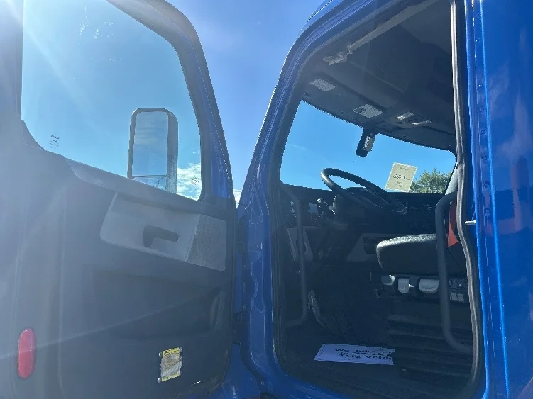 2019 Freightliner Cascadia in Swedesboro, NJ — photo 9