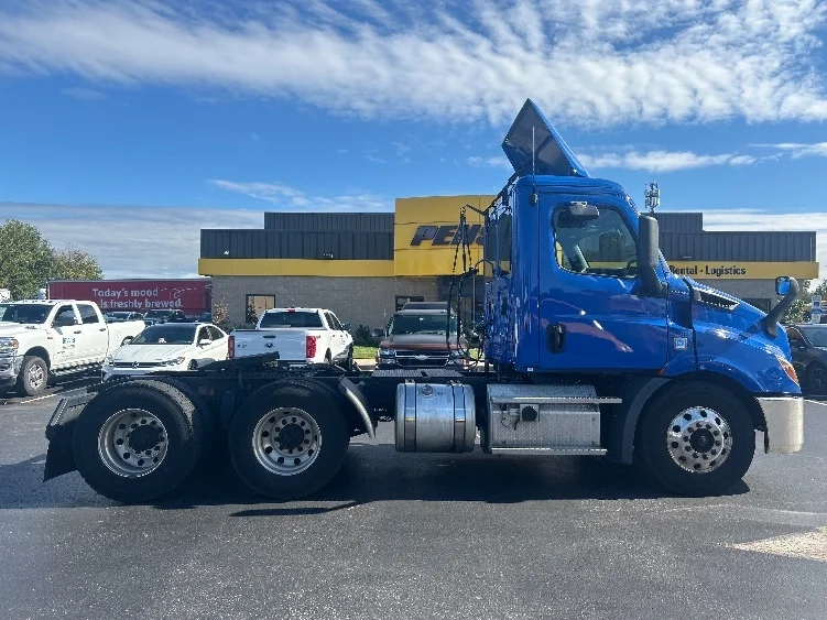 2019 Freightliner Cascadia in Swedesboro, NJ — photo 8
