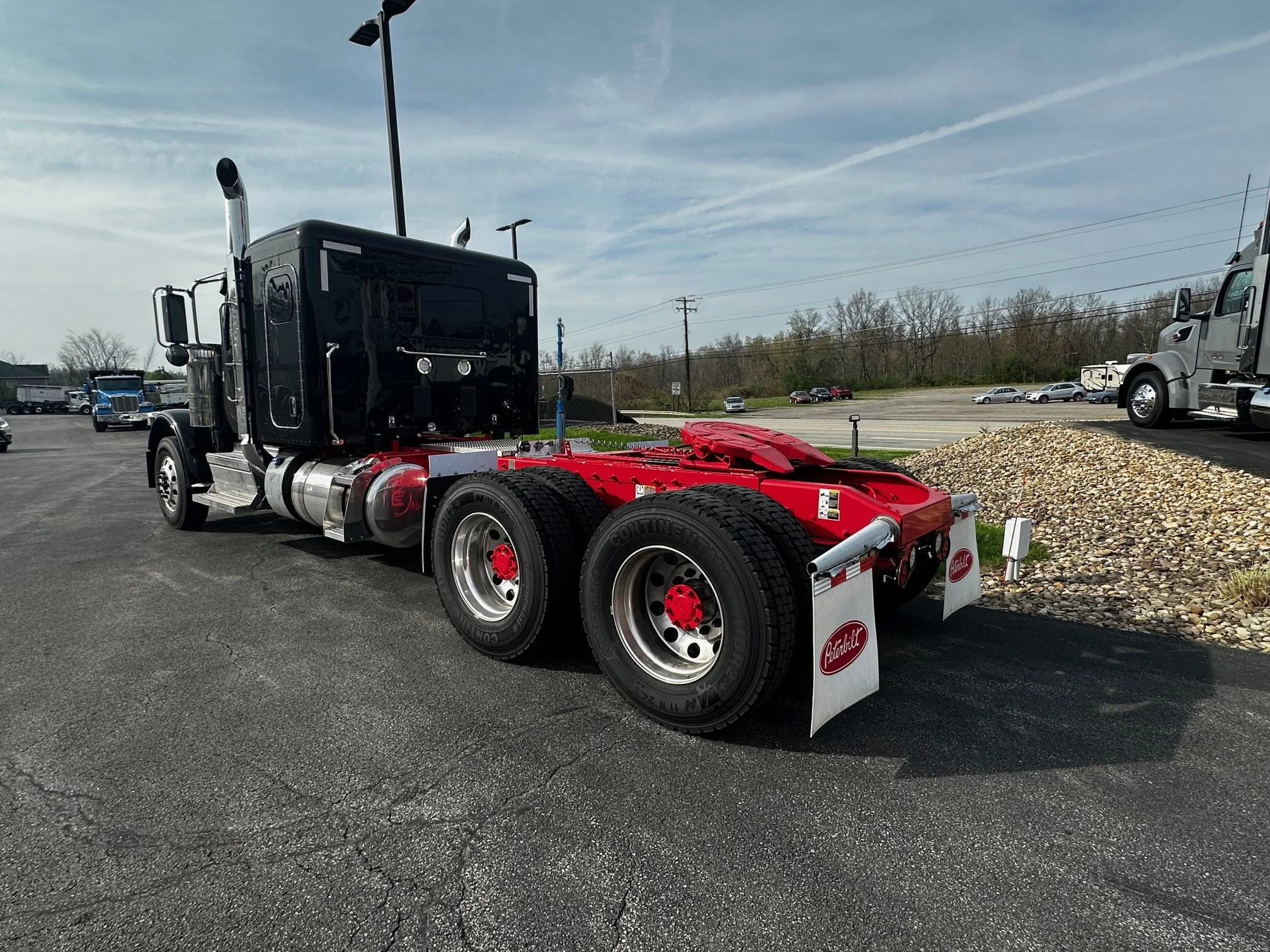 2027 Peterbilt 589 - image 15