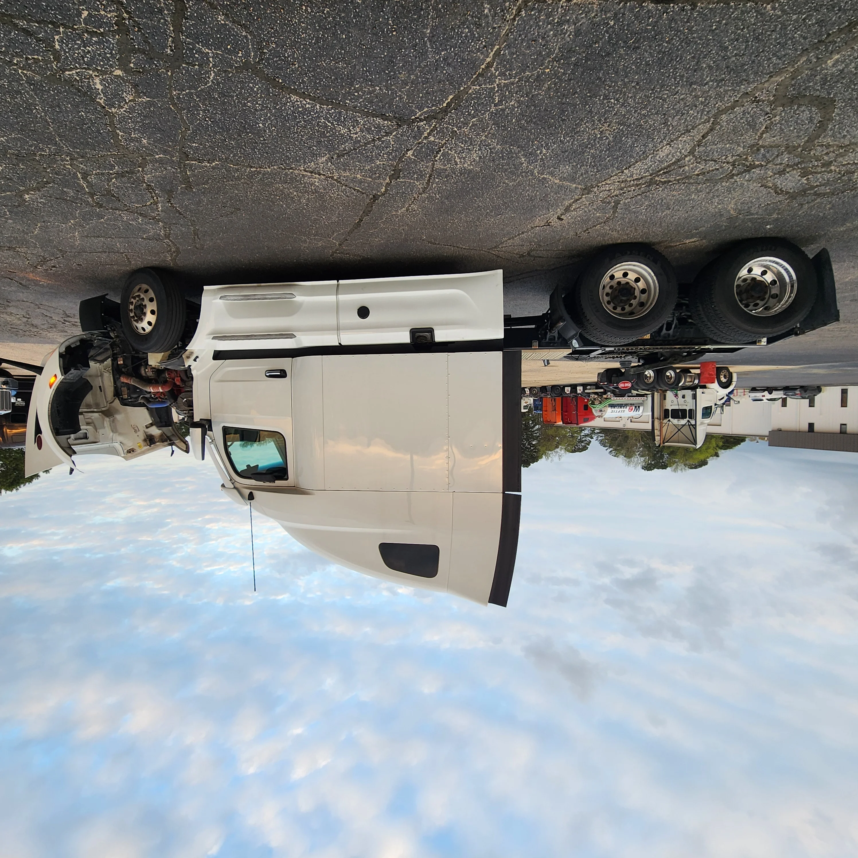 2023 Peterbilt 579 - image 7