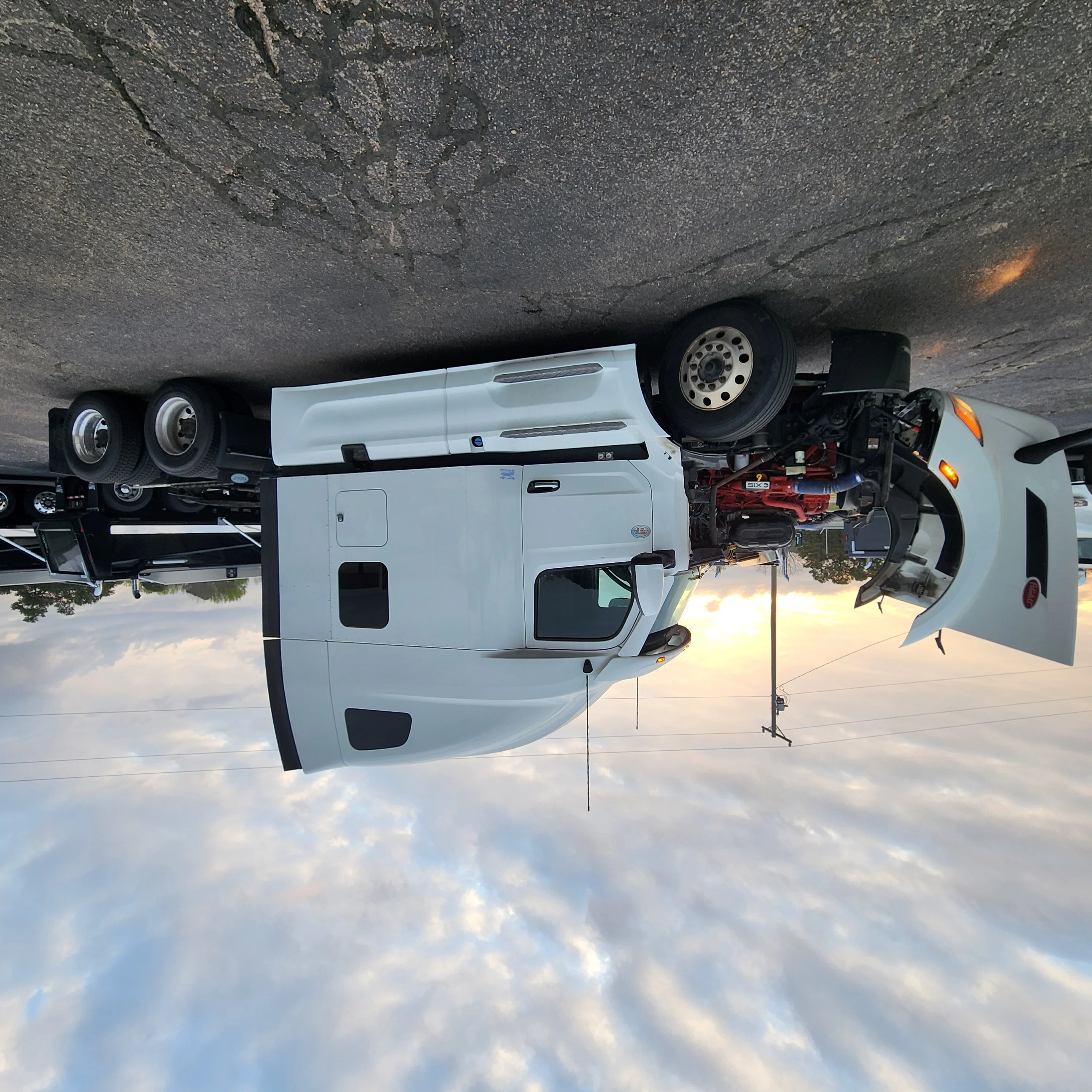 2023 Peterbilt 579 - image 2