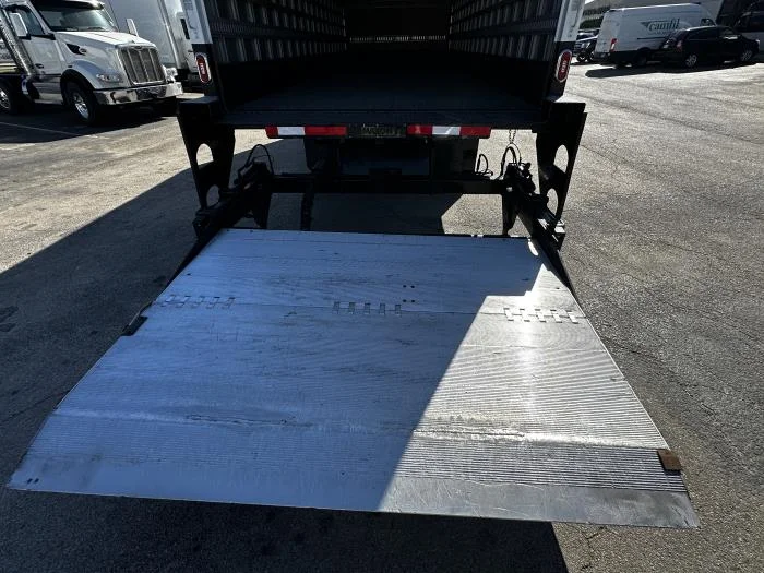 2025 Peterbilt 536 - image 9