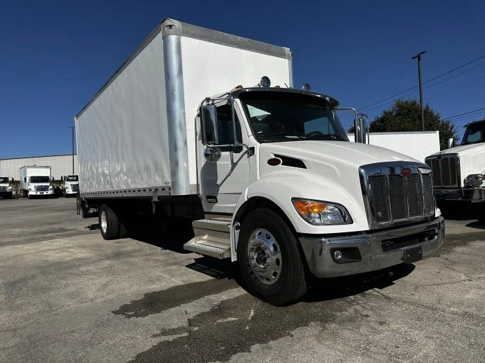 2025 Peterbilt 536 - image 4