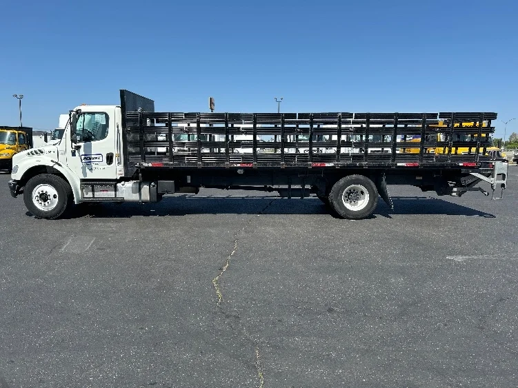 2019 Freightliner M2 106 in Ceres, CA — photo 4