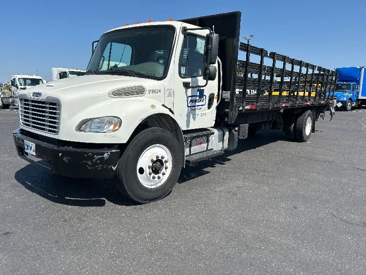 2019 Freightliner M2 106 in Ceres, CA — photo 3