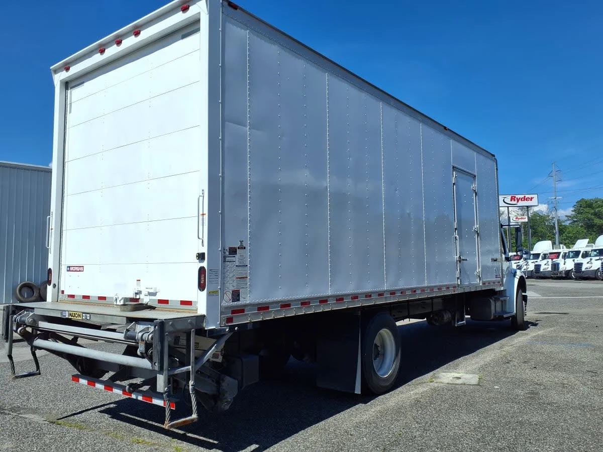 2020 Freightliner M2 106 in Knoxville, TN — photo 4