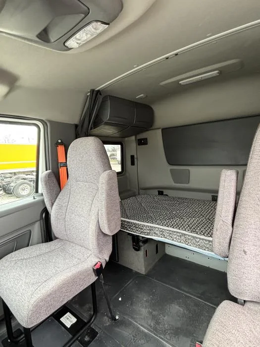 2025 International LT - image 5