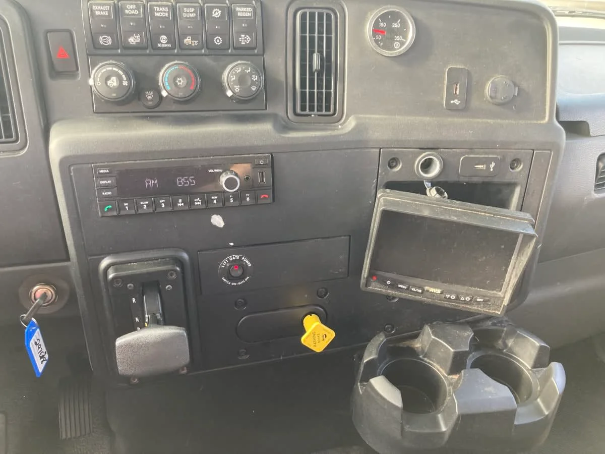 2021 International MV - image 13