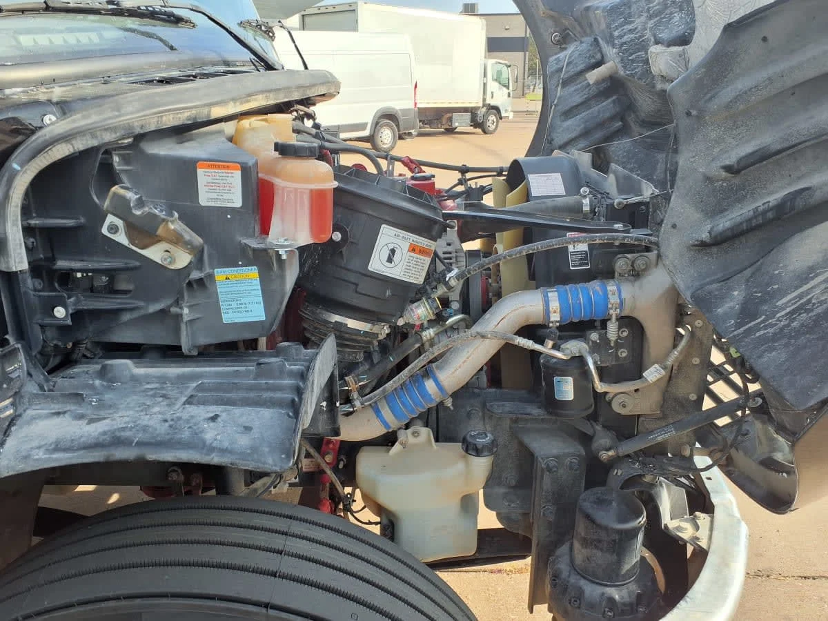 2019 Freightliner M2 106 in Dallas, TX — photo 10
