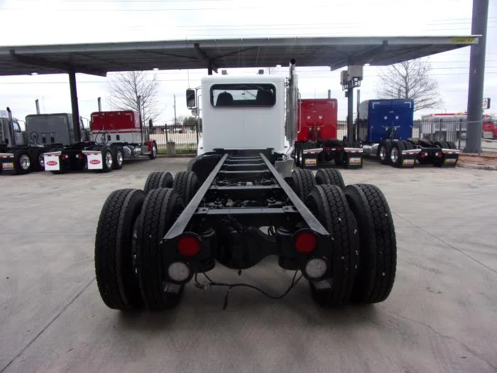 2019 Peterbilt 348 - image 7