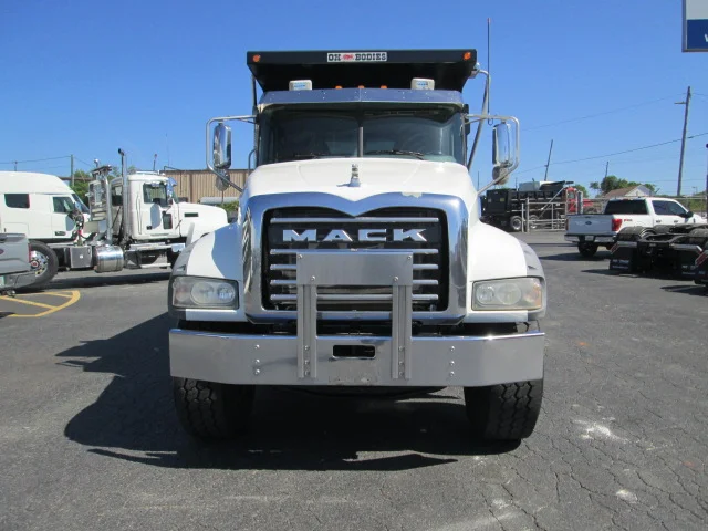 2020 Mack Granite - image 2