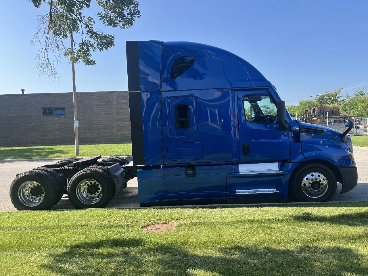 2022 Freightliner Cascadia in York Street Elmhurst, IL — photo 14