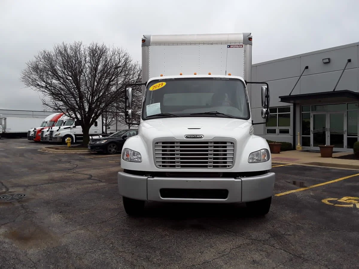 2019 Freightliner M2 106 - image 2