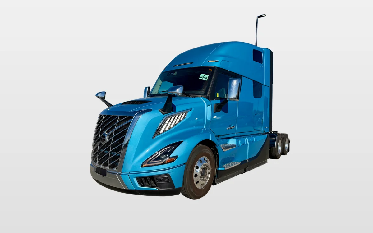 2025 Volvo - image 1