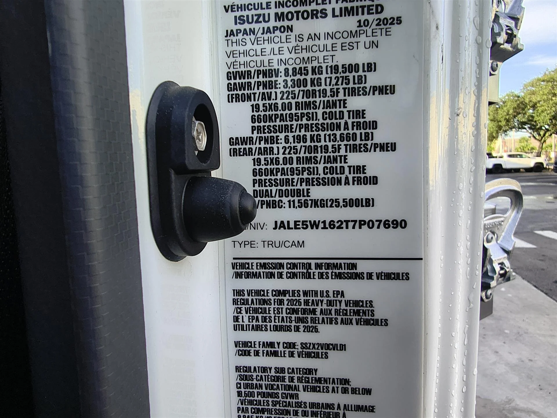 2026 Isuzu NRR in Miami, FL — photo 16