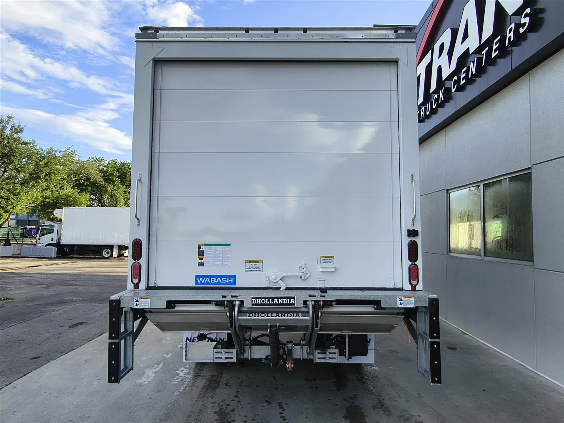 2026 Isuzu NRR in Miami, FL — photo 5