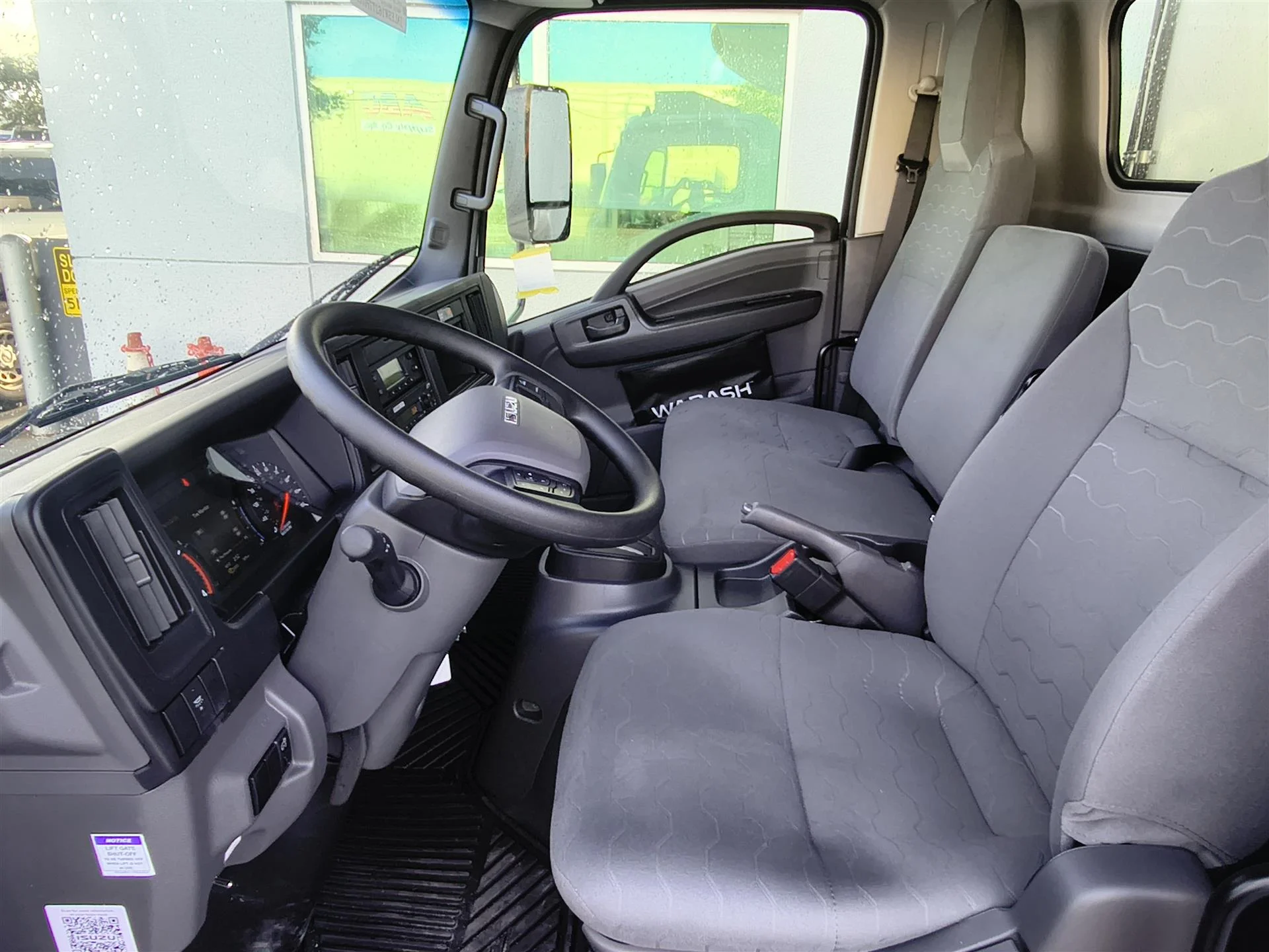 2026 Isuzu NRR in Miami, FL — photo 11