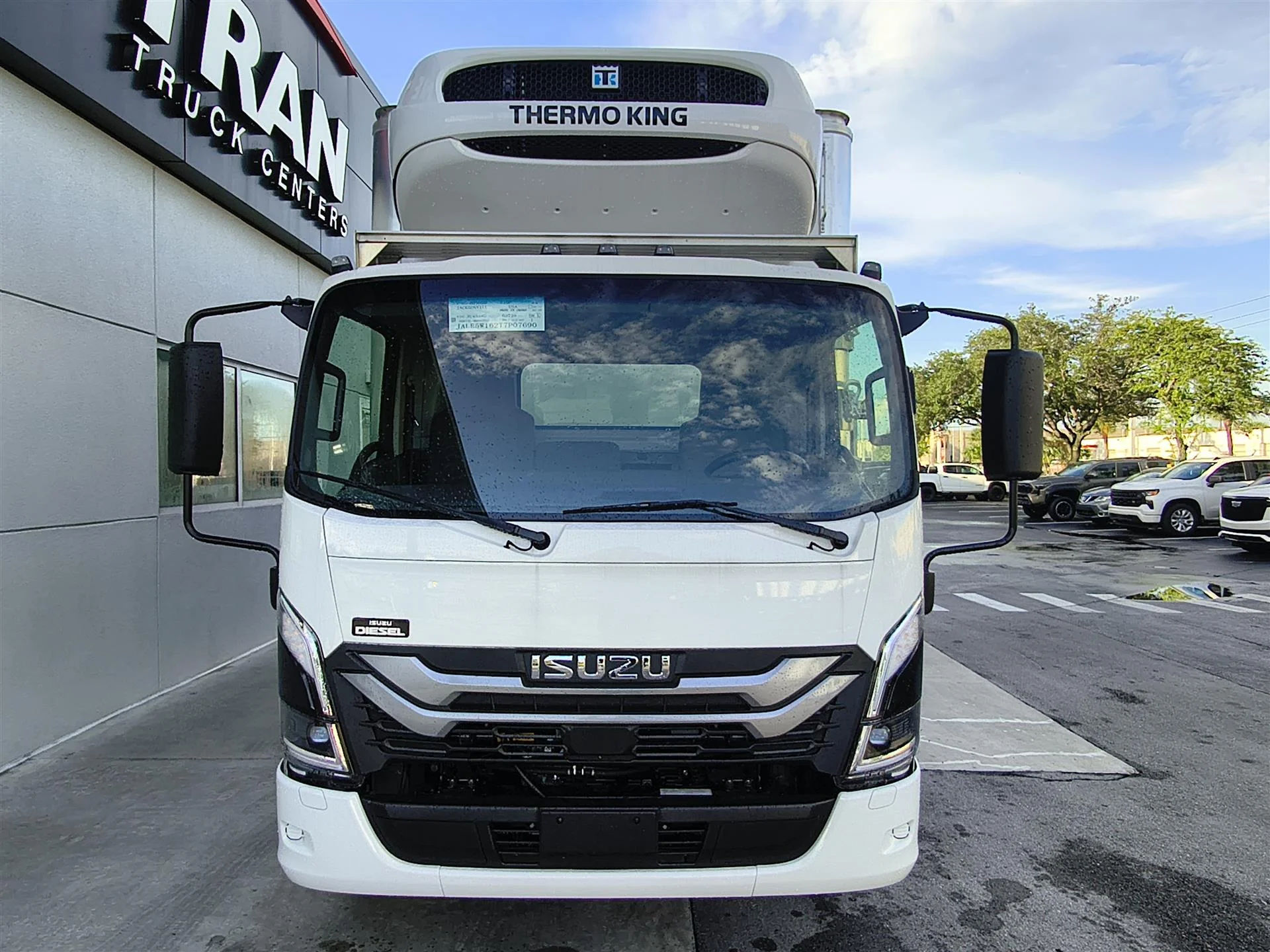 2026 Isuzu NRR in Miami, FL — photo 2