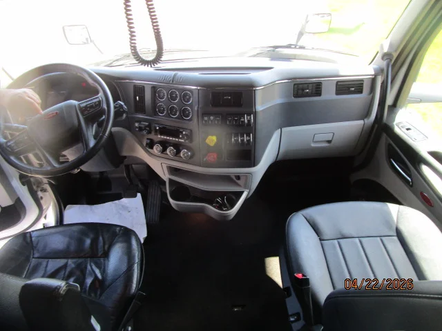 2023 Peterbilt 579 in Butler, PA — photo 11