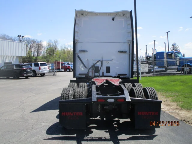 2023 Peterbilt 579 in Butler, PA — photo 4