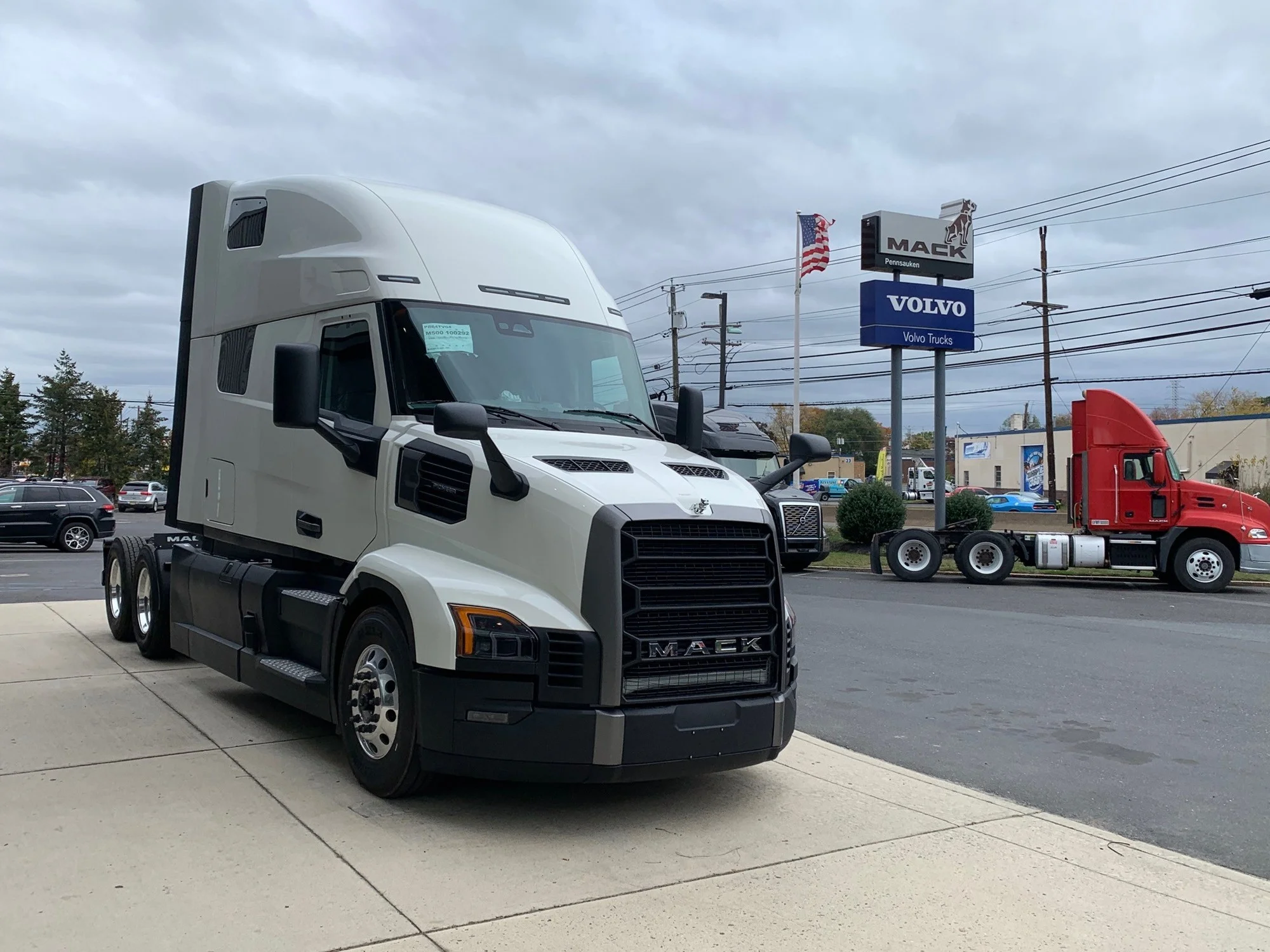2026 Mack Pioneer — photo 2