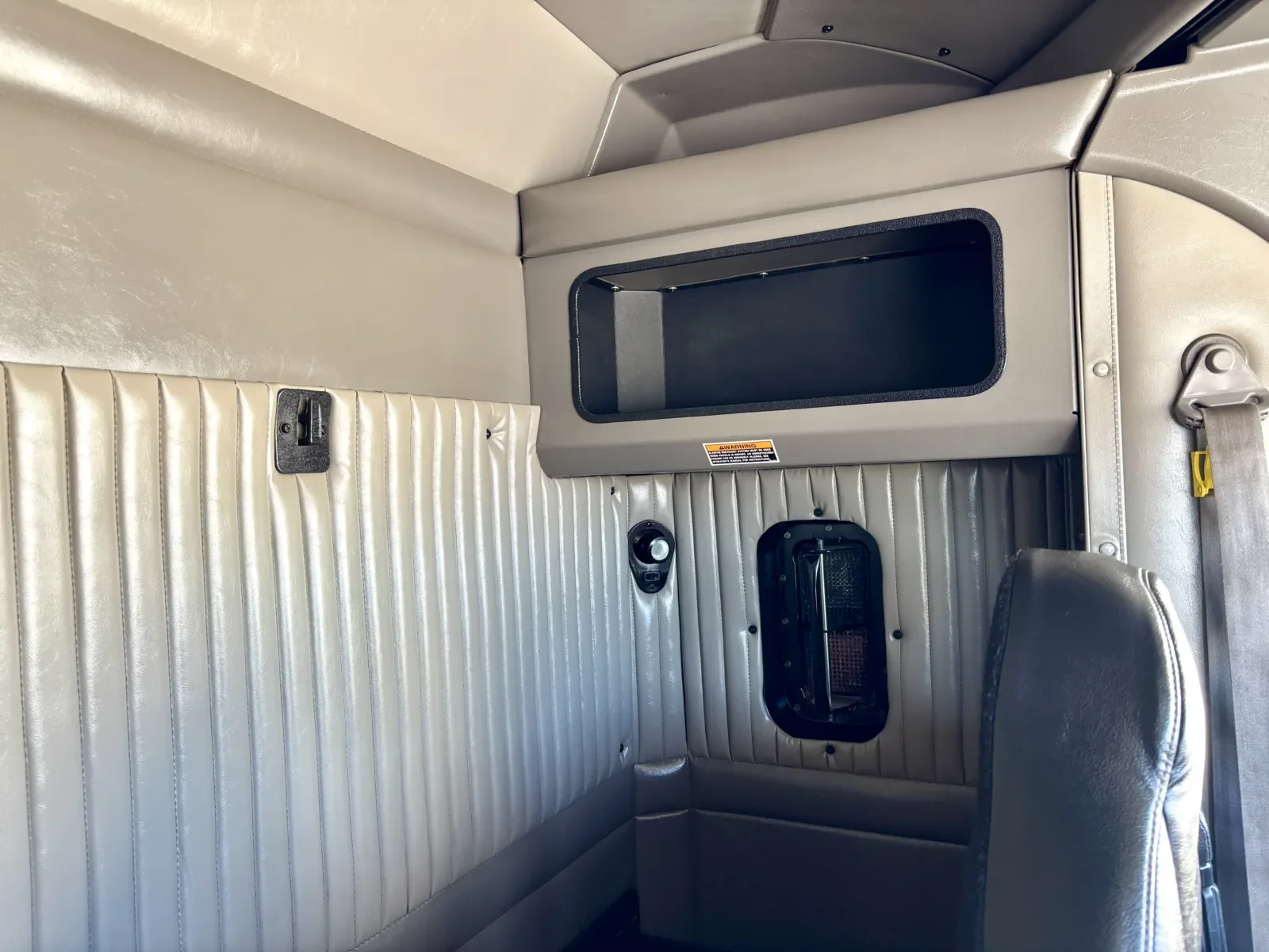 2013 Kenworth T800 - image 24