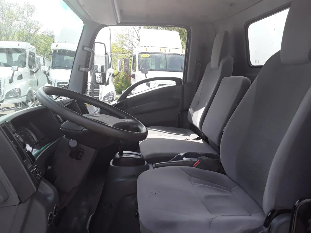 2019 Isuzu NPR - image 7