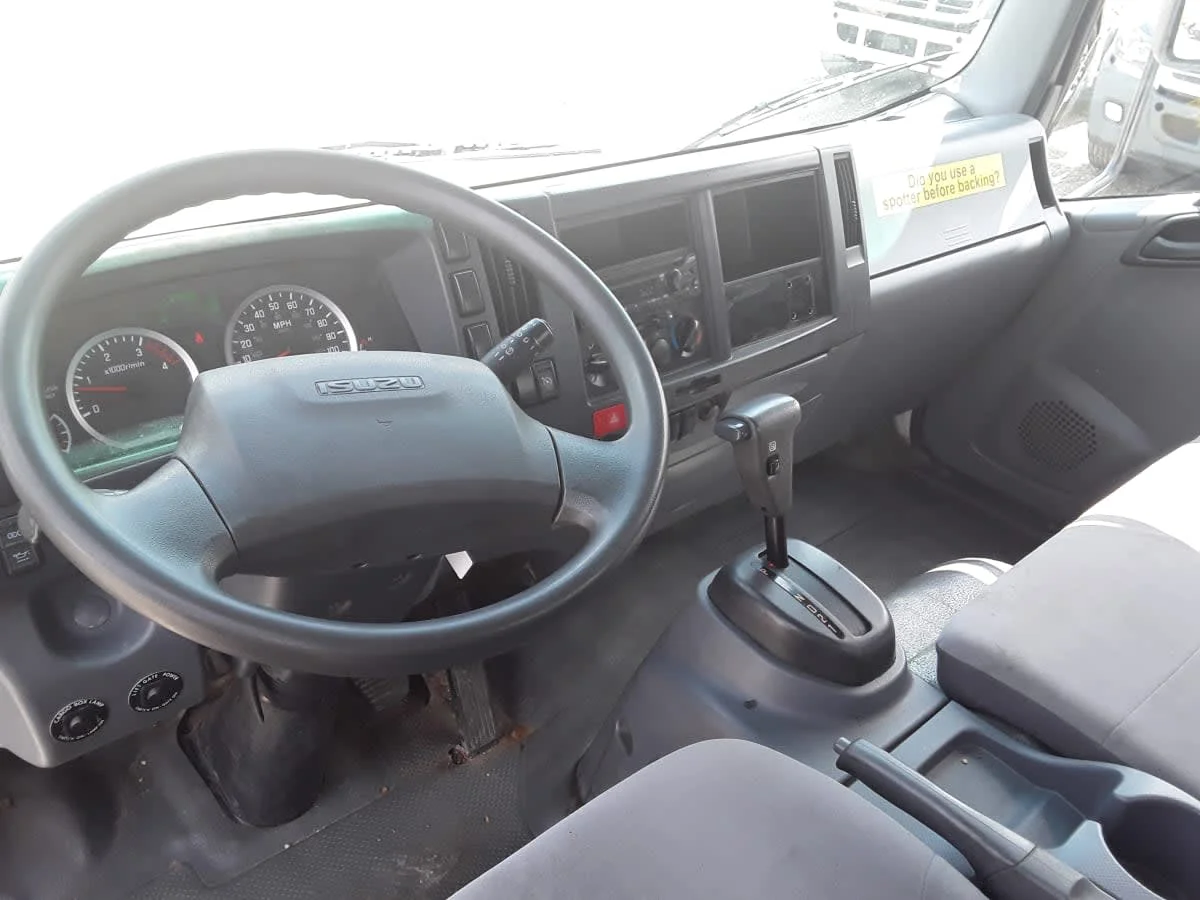 2019 Isuzu NPR - image 11