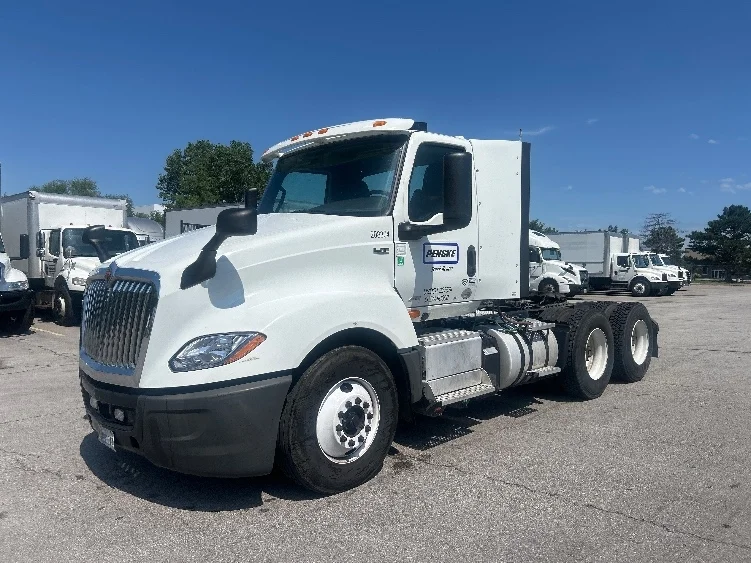 2018 International LT in Kansas City, MO — photo 3