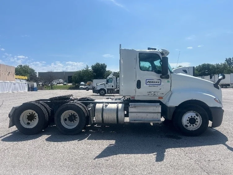 2018 International LT in Kansas City, MO — photo 8