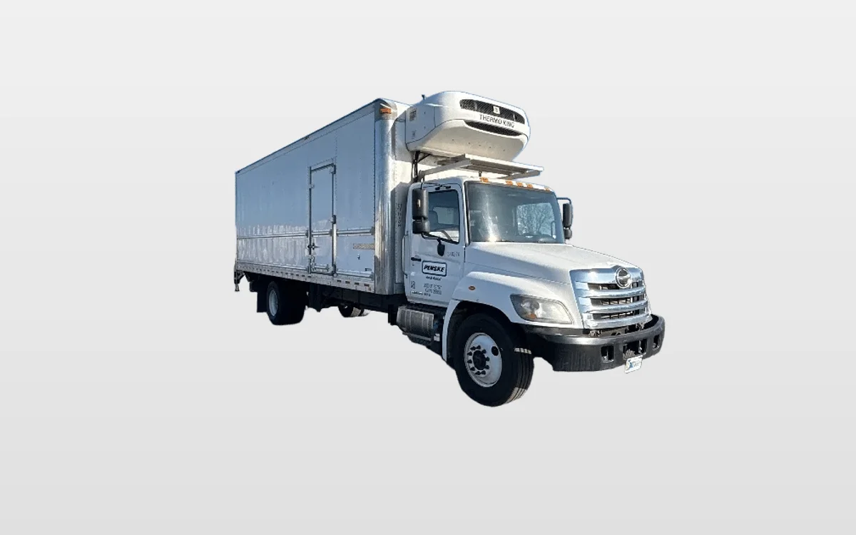 2020 Hino 268 - image 1