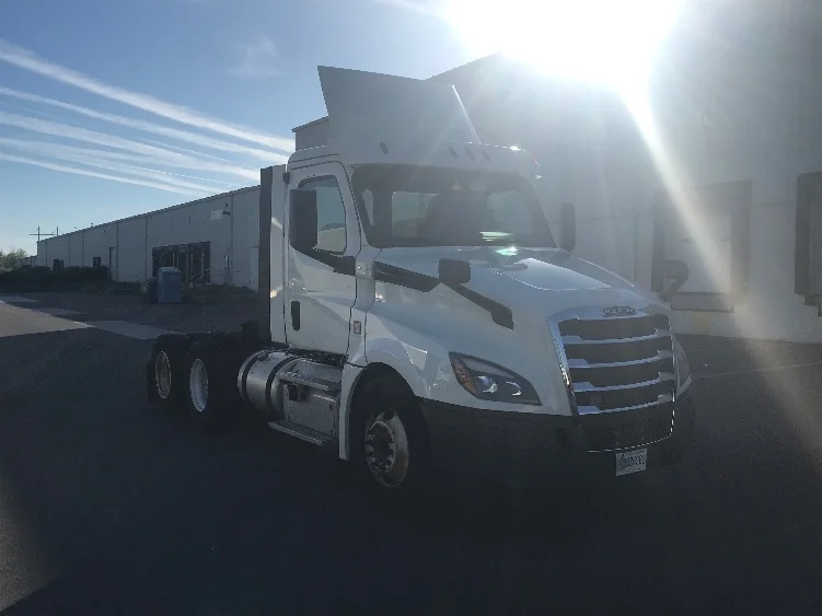 2018 Freightliner Cascadia in Middlefield, OH