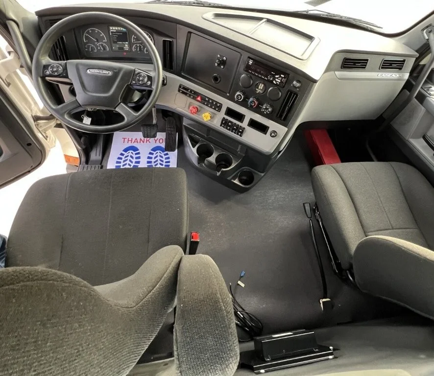 2021 Freightliner Cascadia - image 10