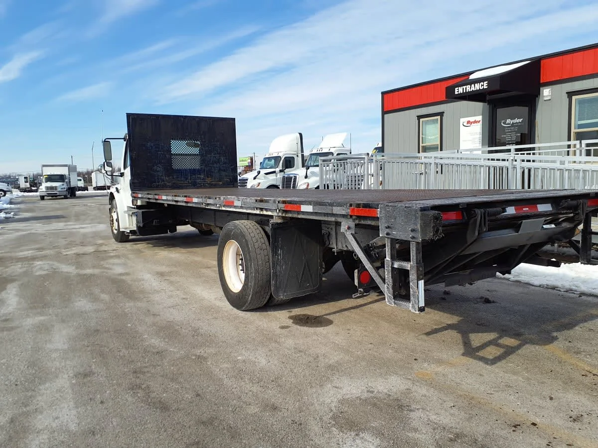 2015 Freightliner M2 106 in Clarksville, IN — photo 6