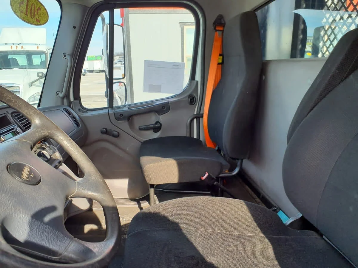 2015 Freightliner M2 106 in Clarksville, IN — photo 7